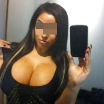 Jolie femme mature à Saint-Pierre qui cherche un mec de 20 ans environ