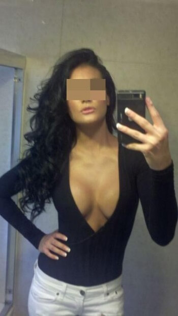 Femme cougar cochonne à Nîmes recherchant un jeune homme